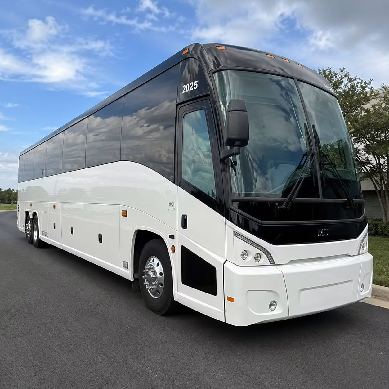 catching a show at pechanga arena or viejas arena your hemet concert bus has you covered