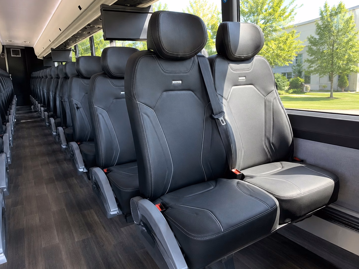 wedding guest shuttle services between hemet hotels and your venue